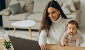 6 Tips for Working Moms: Balancing Motherhood and a Career