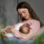 स्तनपान के फायदे माँ और बच्चे के लिए
