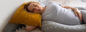 प्रेगनेंसी में कैसे सोना चाहिए आरामदायक नींद के लिए
