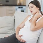 प्रेगनेंसी में कमर दर्द: कारण, लक्षण और राहत के उपाय